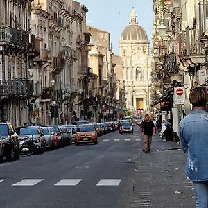 https://leontini-house.sicilyhotelsitaly.net
